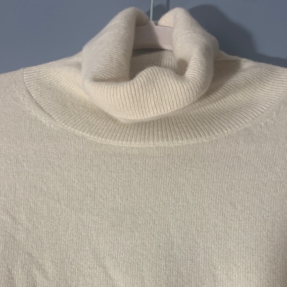 Banana Republic Cream Ivory 💯 % Cashmere Cowl Neck Sweater Size XL Like New - Picture 3 of 9